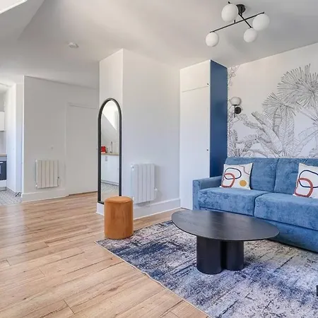 Proche Chateau De Versailles - Le Saphir - 346B *