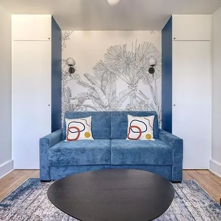 Proche Chateau De - Le Saphir - 346b * Βερσαλλίες