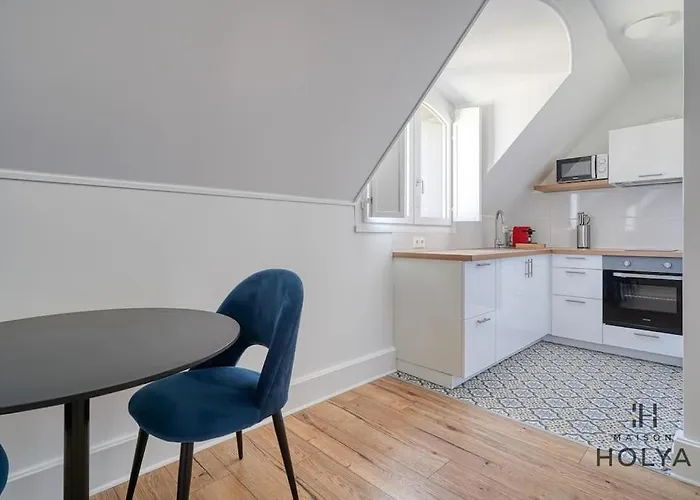 Proche Chateau De - Le Saphir - 346b *