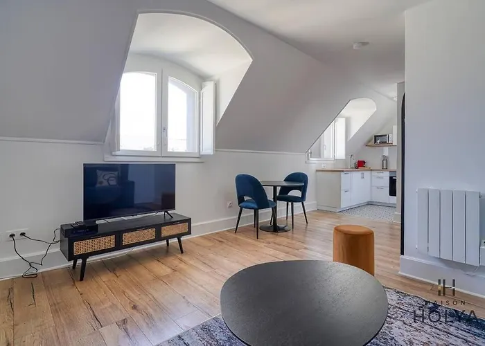 Proche Chateau De - Le Saphir - 346b 베흑사이으